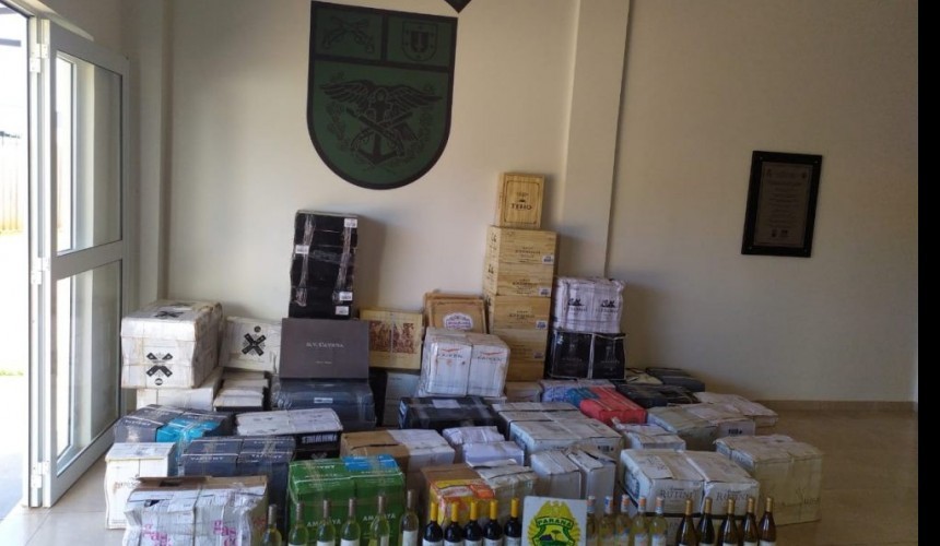 BPFron encontra 165 caixas de vinho argentino em residência em Santo Antônio do Sudoeste