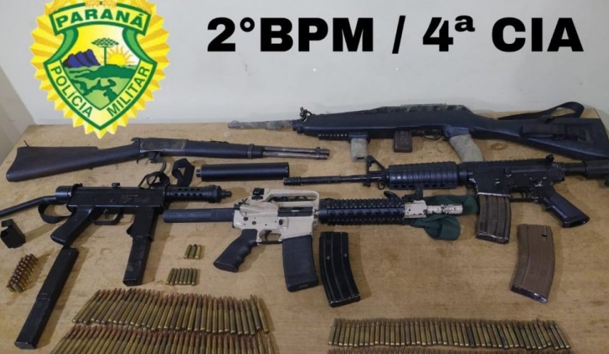 PM apreende fuzis, metralhadora e muita munição em Santo Antônio da Platina