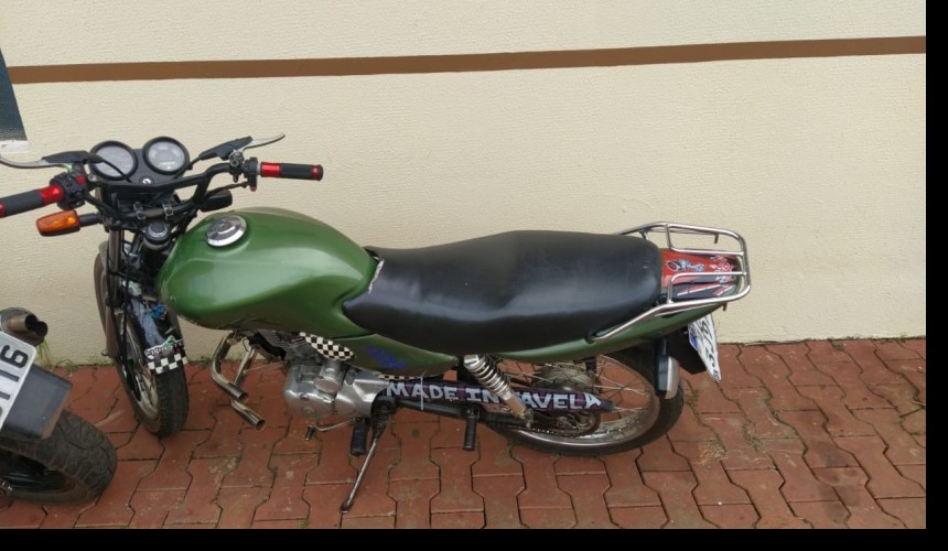 Motocicleta com irregularidades e condutor sem CNH são apreendidos em Capitão