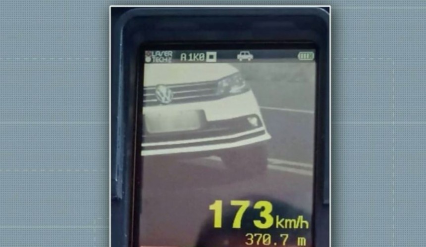 Carro apreendido com prefeito de Boa Vista da Aparecida tem várias multas