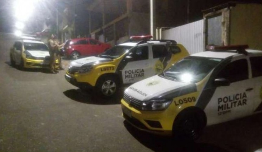 Criança de 3 anos morre após ser baleada na cabeça dentro de casa em Curitiba