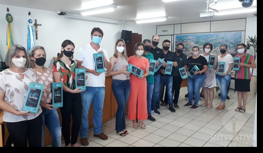 Provopar entrega 42 kits maternidade e 35 tablets para Capitão