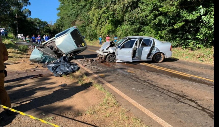 Homem morre e cinco pessoas ficam feridas em grave acidente na PR-281, em Salto do Lontra