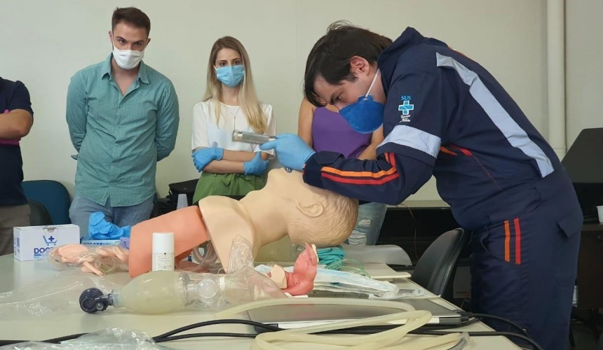 Médicos de Capitão fazem treinamento de capacitação sobre manejo de vias aéreas