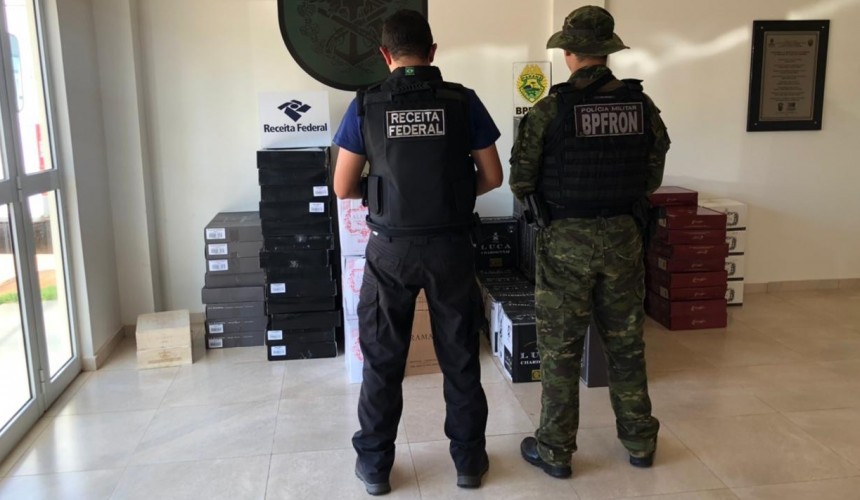 BPFron, PM e Receita Federal recuperam veículo roubado e apreendem 700 garrafas de vinho, em Ampére