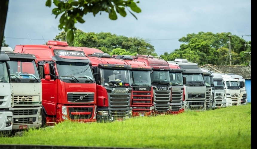 Restaurantes à beira de rodovias poderão atender motoristas profissionais nas mesas