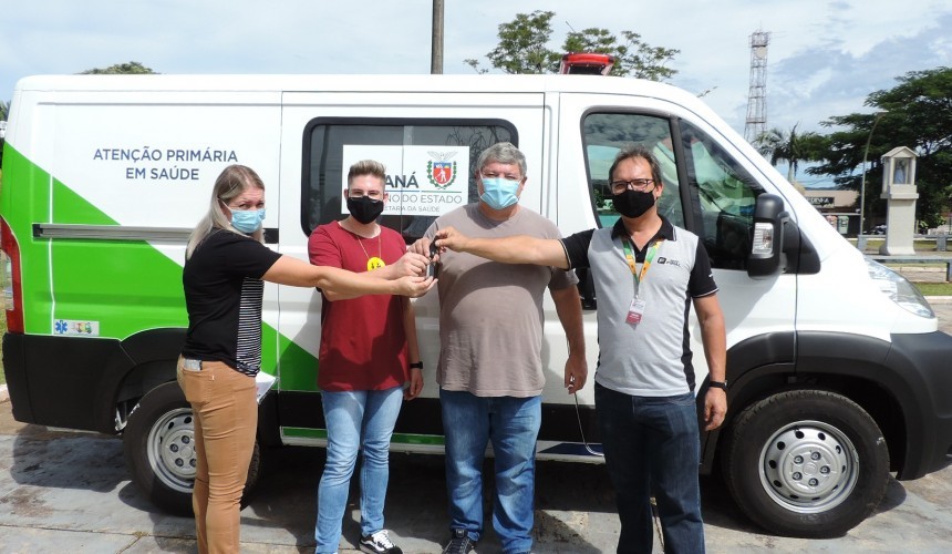 Secretaria de Saúde de Santa Lúcia recebe nova ambulância