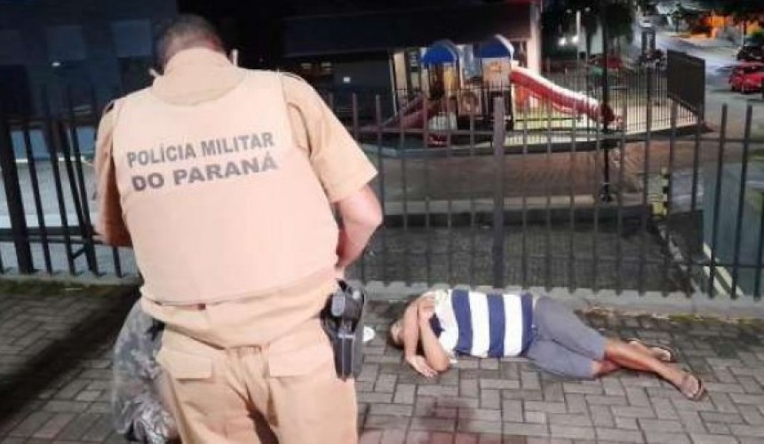 Morador de rua é esfaqueado no pescoço em Foz do Iguaçu