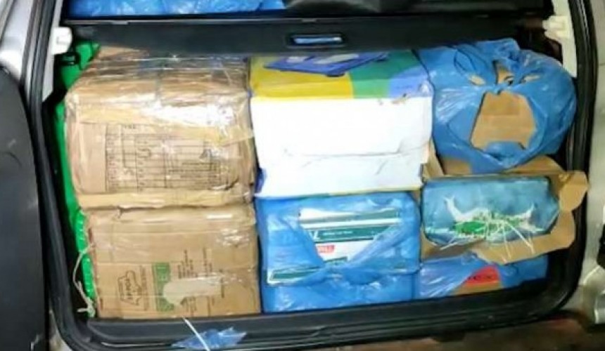 PRF apreende veículo com quase 500 quilos de maconha na BR 277, em Santa Tereza do Oeste