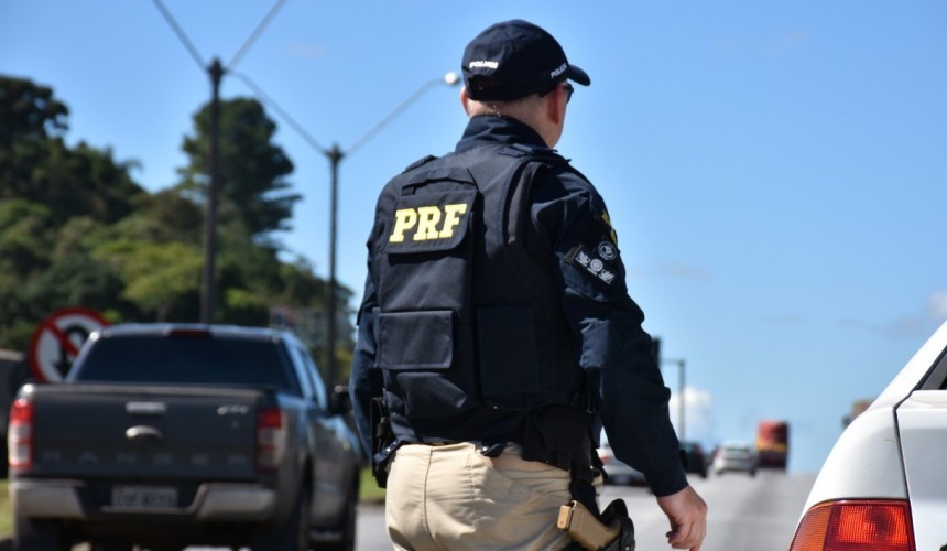 PRF realiza ações de prevenção de acidentes de trânsito durante a Semana Santa