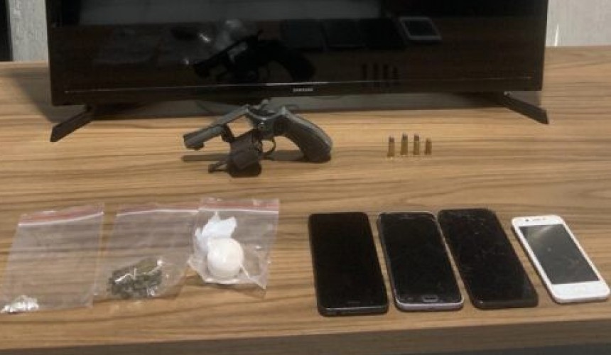 Cinco pessoas são presas em Ampére por tráfico de drogas