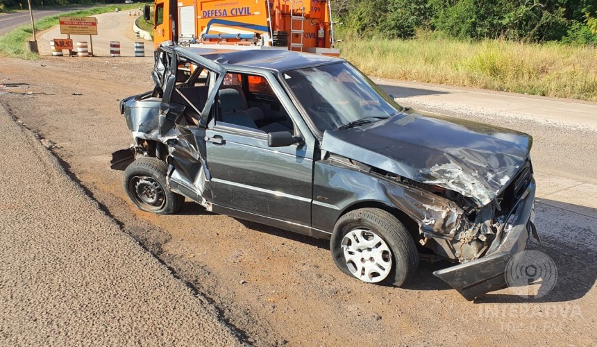 Carro roda na pista e é atingido por carreta na BR-163, em Capitão