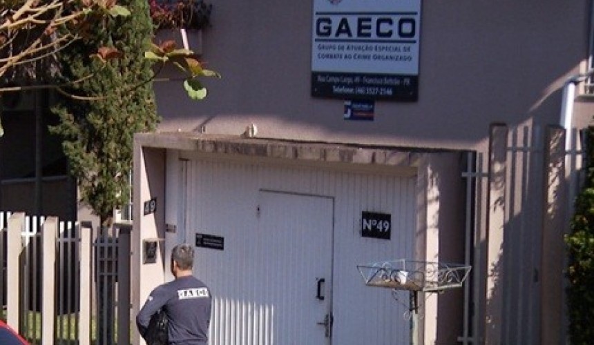 Gaeco e PM cumprem mandados de busca e apreensão e de prisão preventiva em ação contra organizações criminosas em Beltrão