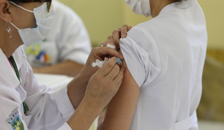 Vacinados contra a covid-19 no Brasil chegam a 23,8 milhões, 11,26% da população