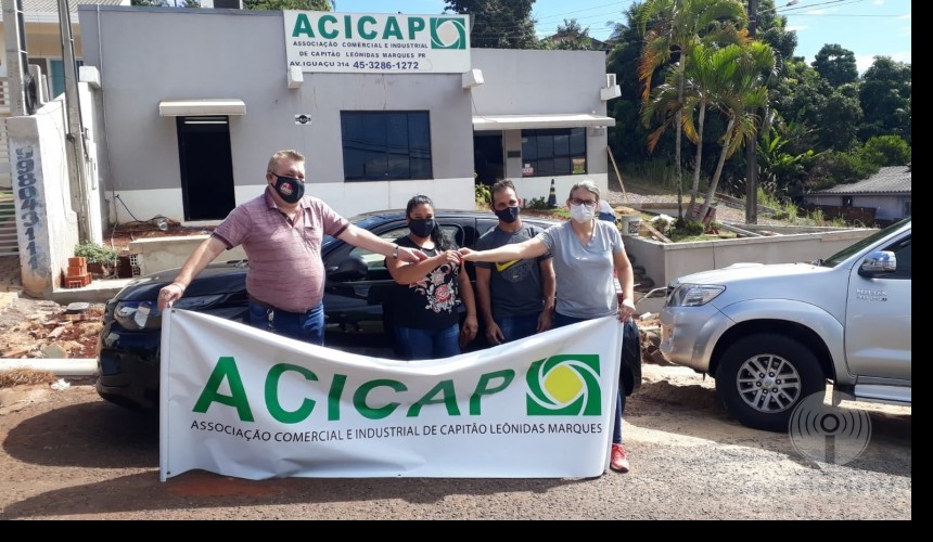 ACICAP entrega veículo 0km para ganhadora da Promoção Ano Premiado