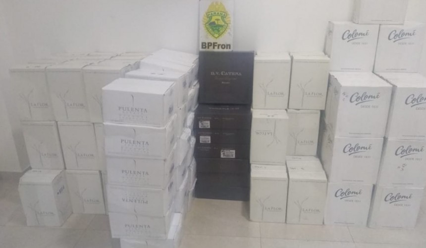 BPFron apreende 628 garrafas de bebidas importadas ilegalmente da Argentina, em Santo Antônio do Sudoeste