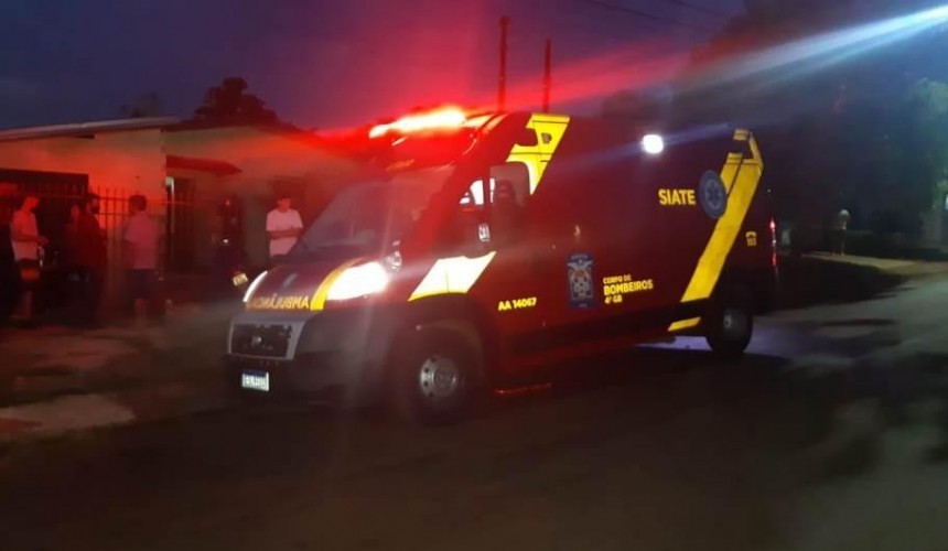 Mulher é prensada em muro de residência após ser atropelada pelo ex-companheiro em Cascavel