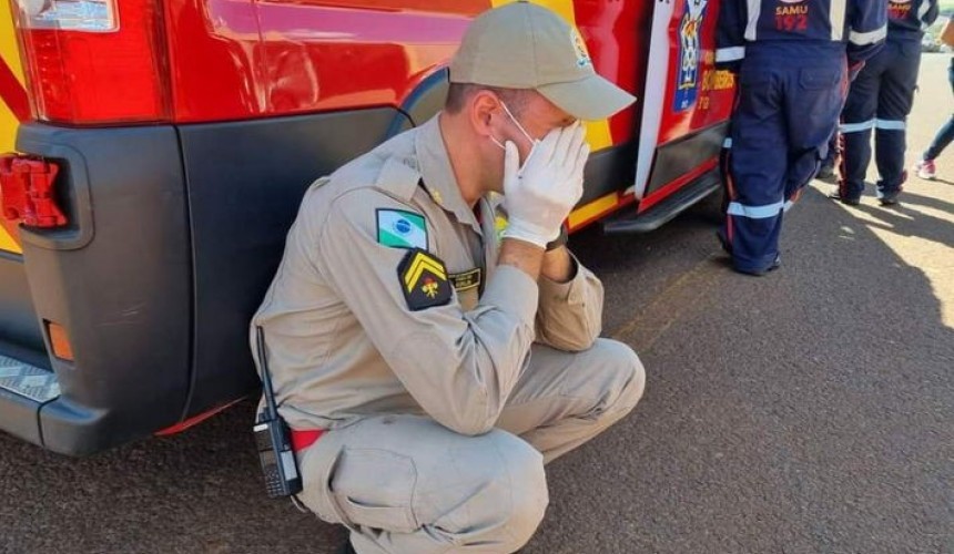 Bombeiros choram morte de garotinha atingida por caixa de porcelanato, em Sarandi