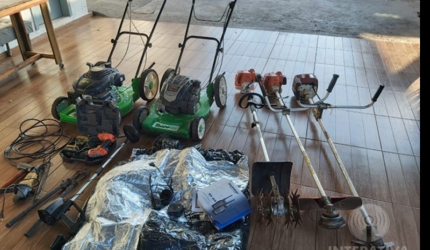 Máquina apreendida pela Policia Civil de Capitão foi furtada da prefeitura de Forquilhinha - SC