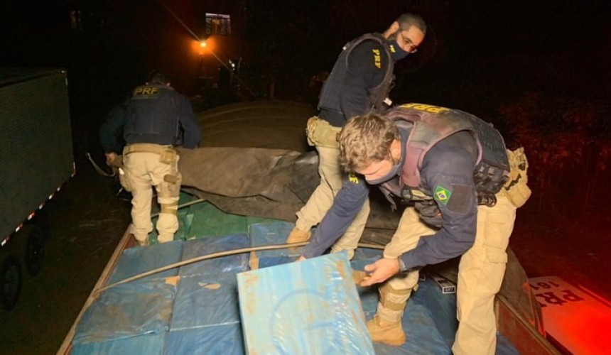 PRF realiza a maior apreensão de cigarros contrabandeados do ano no Brasil