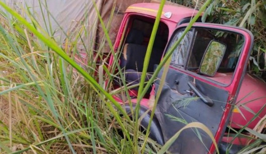 Caminhão carregado com cigarro paraguaio é apreendido em Guaíra