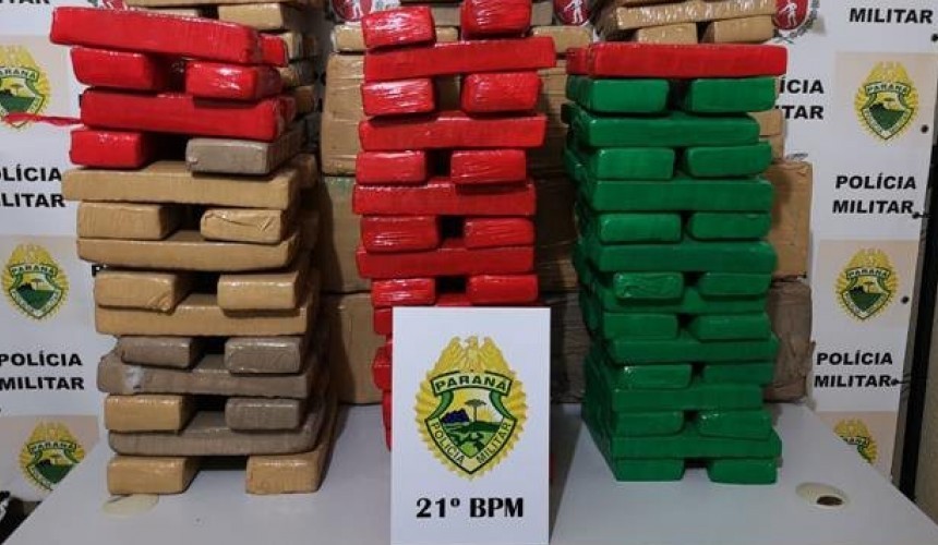 Polícia Militar prende traficante com 220 kg de maconha em veículo roubado, em Realeza