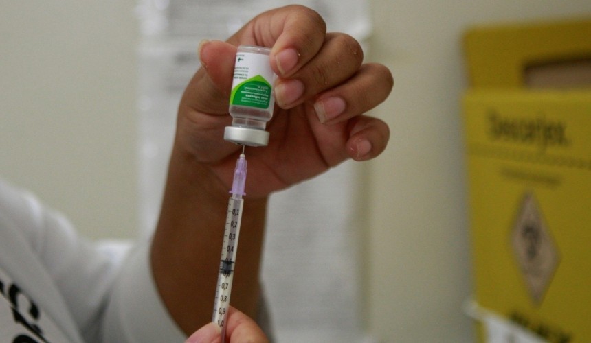 Vacinação contra a gripe começa nesta terça para idosos e professores em Capitão