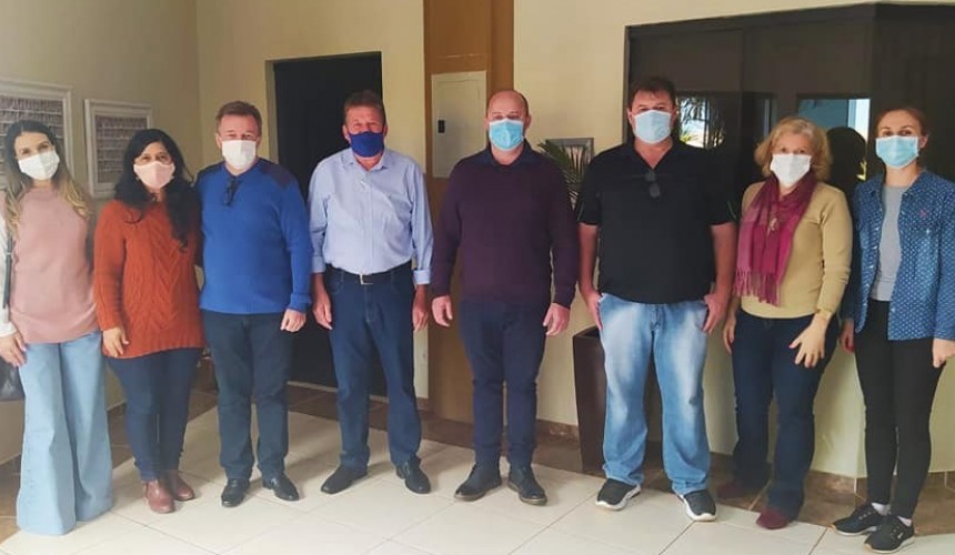 PROCAXIAS: Prefeito Maxwell se reúne com membros do consórcio para discutir ativação do aeroporto de Cruzeiro do Iguaçu