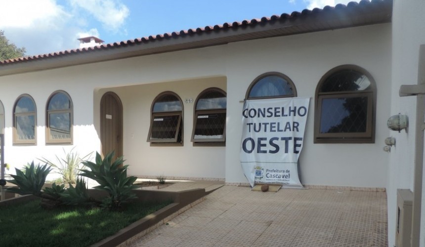 Criança é encontrada abandonada dentro de casa em Cascavel