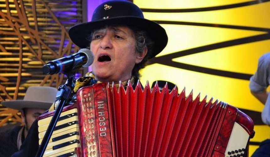 Cantora Berenice Azambuja morre aos 69 anos