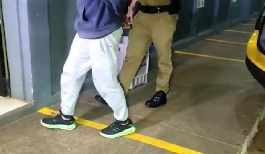 Homem é detido acusado de agredir a companheira em Cascavel