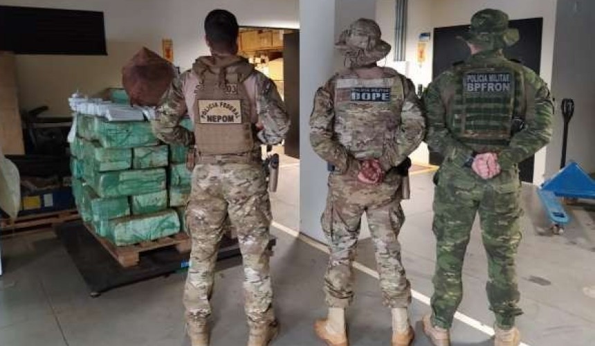 Mais de 700 kg de maconha são apreendidos nas margens do Lago de Itaipu