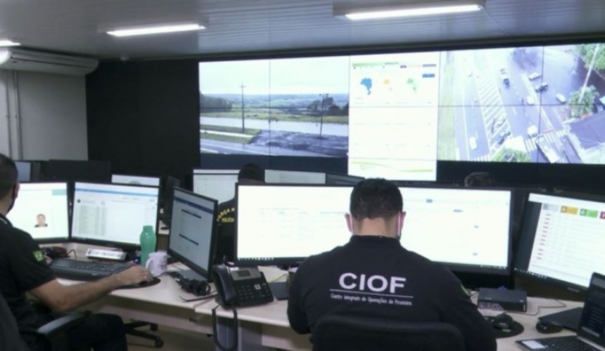 Forças de segurança fazem operação contra crime organizado nas regiões de fronteira, em Foz do Iguaçu