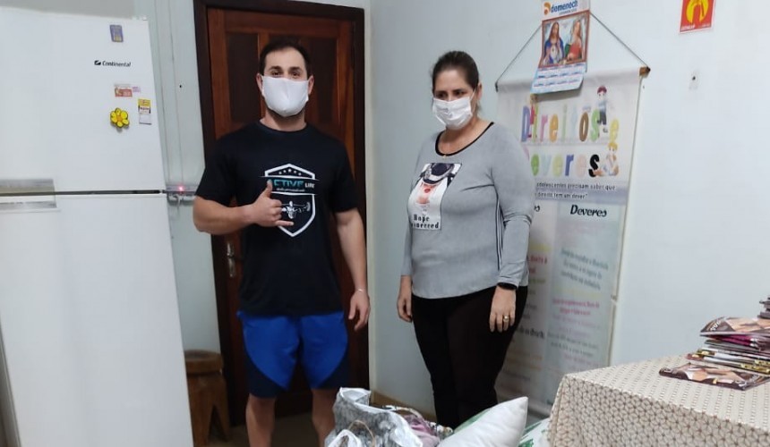 Studio Active Life entrega roupas e cobertores para Pastoral da Criança de Capitão