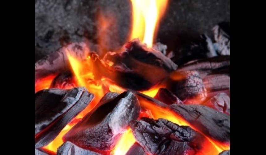 Criança sofre asfixia após família atear fogo em lata com carvão por causa do frio no Paraná