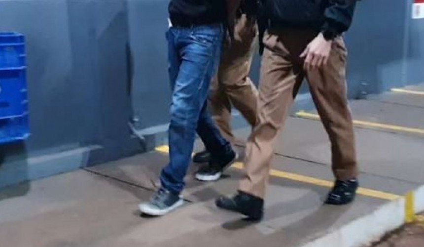 Rapaz é preso após invadir imóvel e esfaquear morador em Cascavel