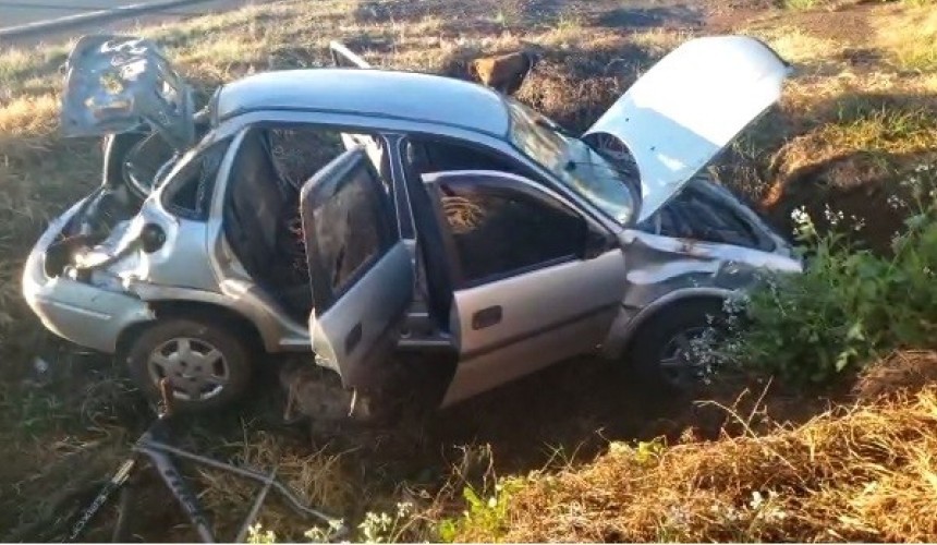 Casal de ciclistas é atingido por veículo na BR-280; mulher morre e homem fica gravemente ferido