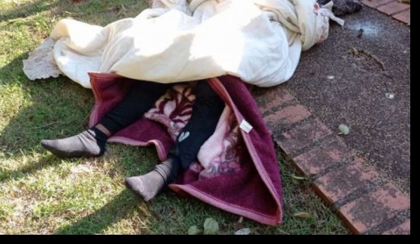 Enrolado em uma coberta, homem é encontrado morto em rua de Toledo