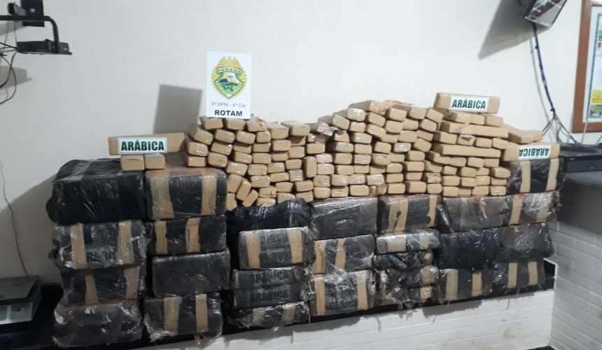 Quase meia tonelada de maconha é apreendida em Capitão