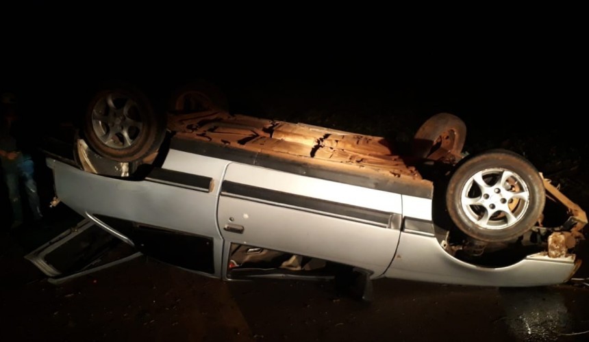 Capotamento é registrado na PR 180 entre Boa Vista e Juvinópolis