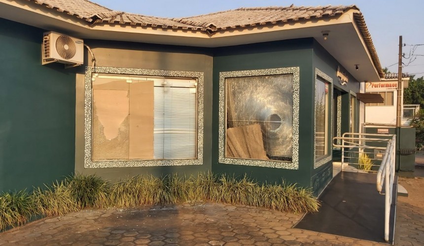 Clínica de fisioterapia é alvo de vandalismo em Capitão