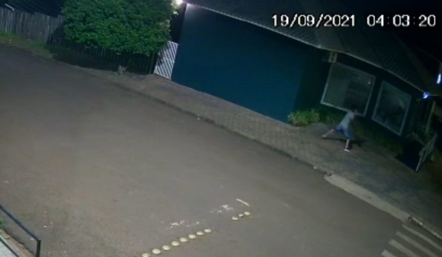 Policia Civil identifica suspeito de apedrejar vidraça de clinica em Capitão