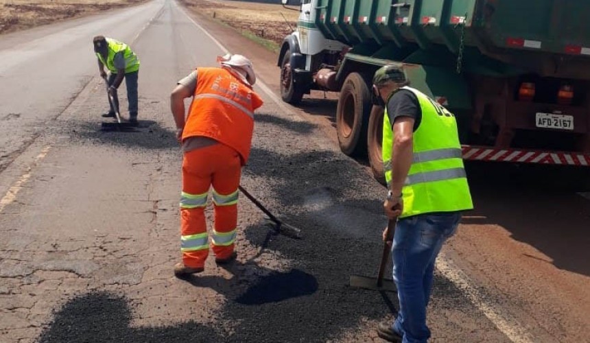 DER-PR inicia reparos emergenciais na PR-484 entre Boa Vista da Aparecida e Capitão