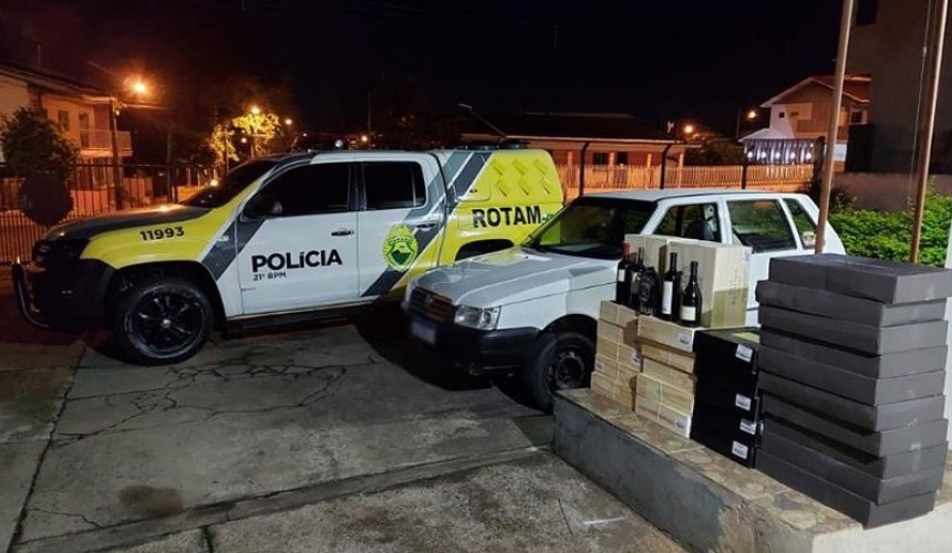Condutor de Fiat Uno carregado com vinhos tenta dar fuga na ROTAM e acaba batendo veículo em Barracão