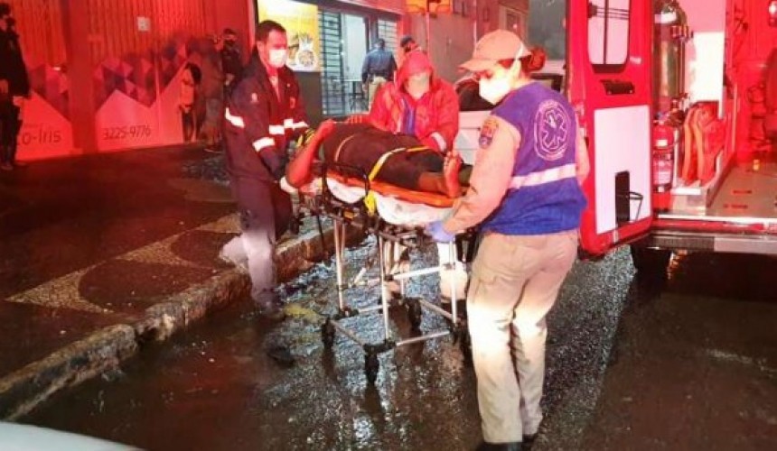 Adolescente fica gravemente ferido ao ser esfaqueado em Cascavel