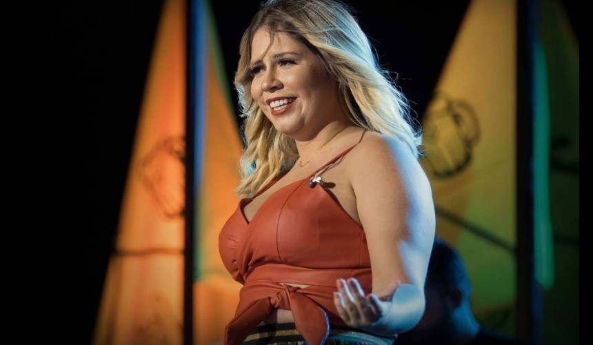 Marília Mendonça morre aos 26 anos em queda de avião em Minas Gerais