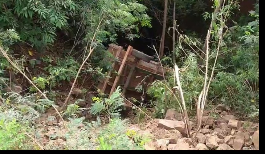 Homem é socorrido pelo helicóptero do CONSAMU após acidente com trator na BR-163 em Santa Lúcia