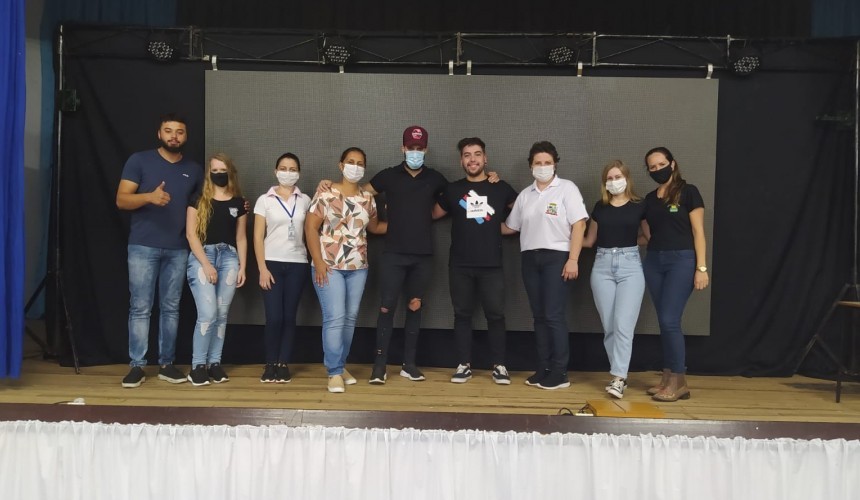 Escolas estaduais de Capitão recebem palestra sobre cyberbullying