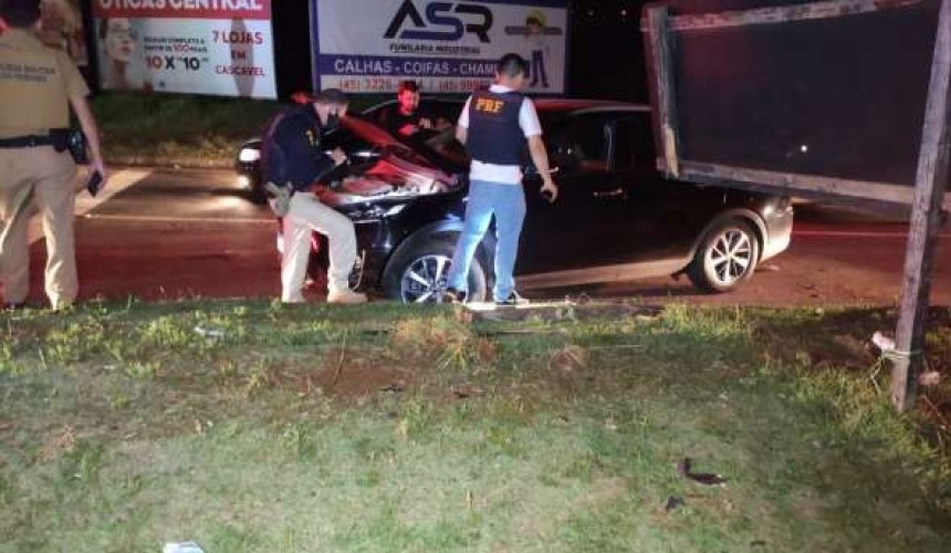 PRF detém motorista com veículo carregado de maconha em Cascavel