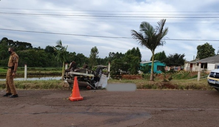 Criança de 11 anos morre em capotamento de carro em Dois Vizinhos
